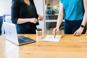 株式会社と合同会社、何が違う？——小さく始める人のための会社の器の選び方